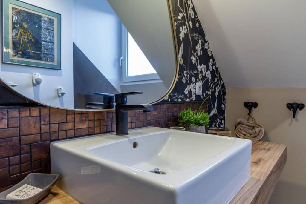 un Nid en Ville-a Nest in Town -AMIENS-classé 3 étoiles Extérieur photo