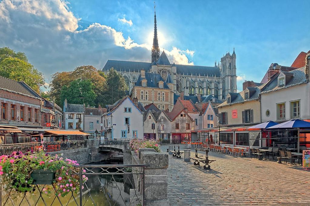 un Nid en Ville-a Nest in Town -AMIENS-classé 3 étoiles Extérieur photo